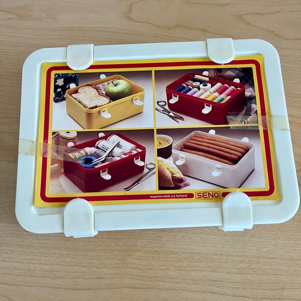 Vintage 1985 unopened dollar-ama lunch/storage plastic storage container